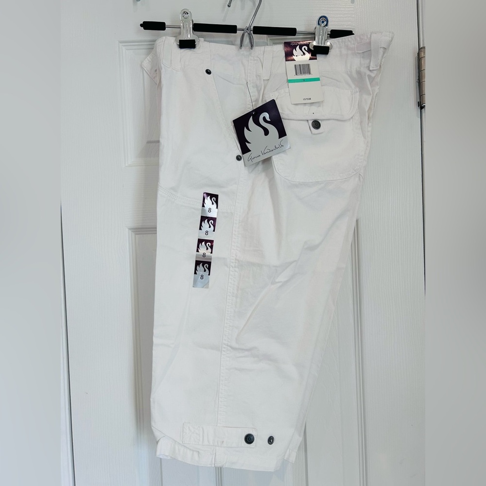 NWT Gloria Vanderbilt White Capris Size 8